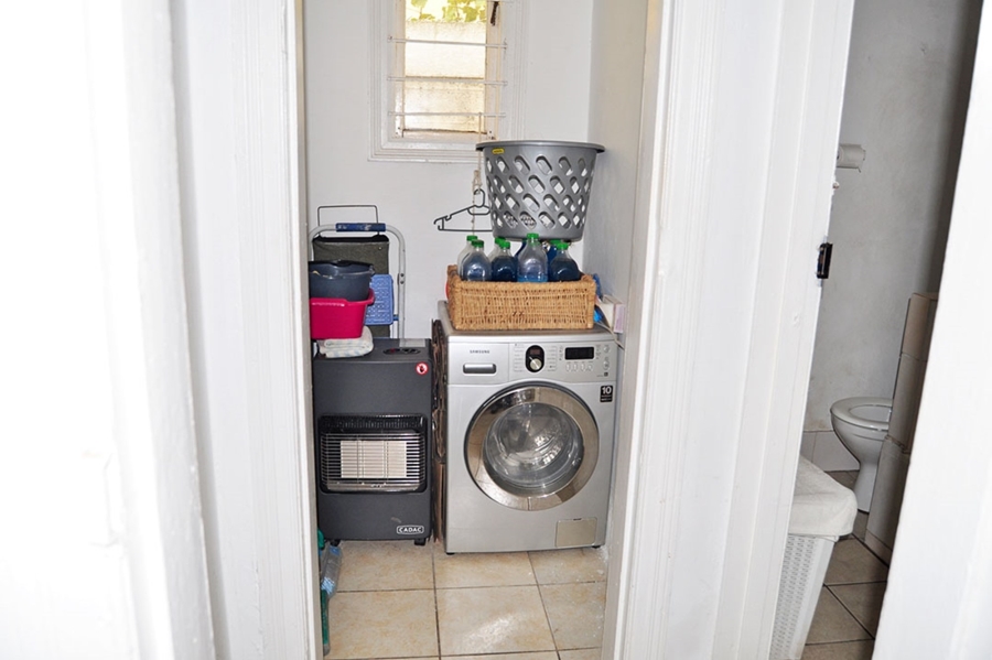 To Let 2 Bedroom Property for Rent in Woodstock Western Cape